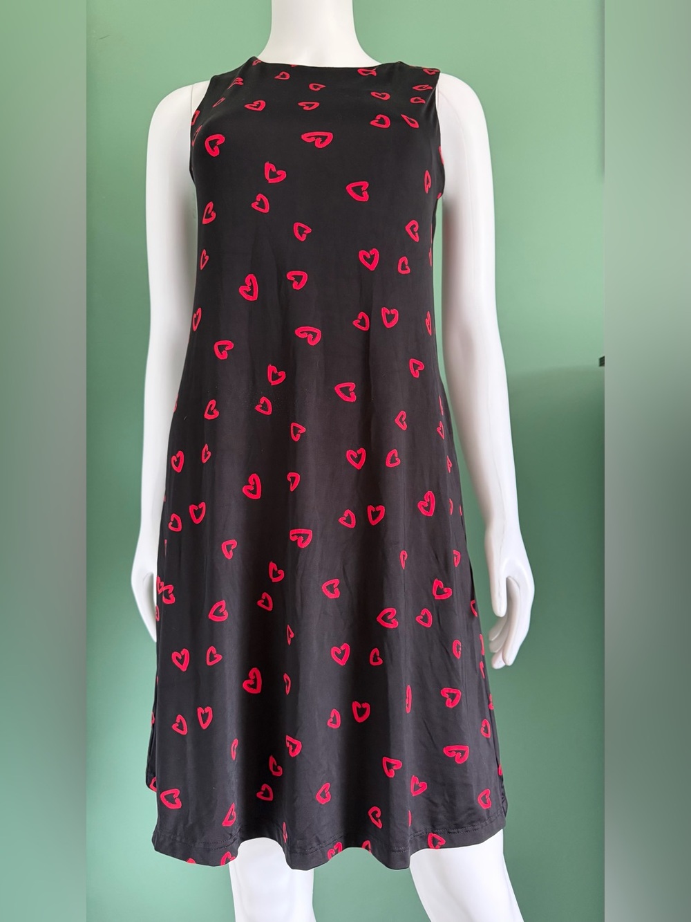 Nikki Poulos Black Sleeveless A-Line Dress with Red Heart Print